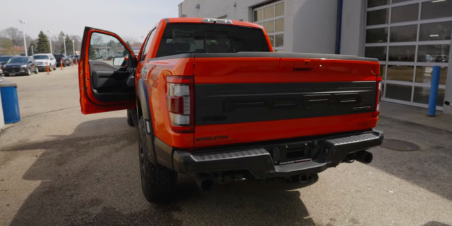 , straight-piped ford f-150 raptor r sounds predictably insane
