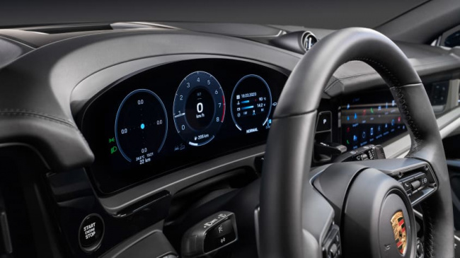 consumer news, cayenne coupe, cayenne, revised 2023 porsche cayenne and cayenne coupe interior revealed