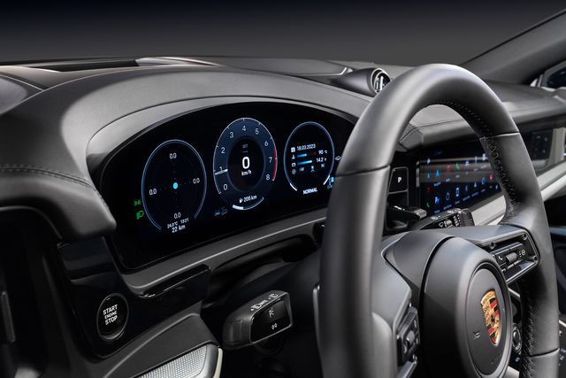 The 2024 Porsche Cayenne Ditches the Analog Tachometer