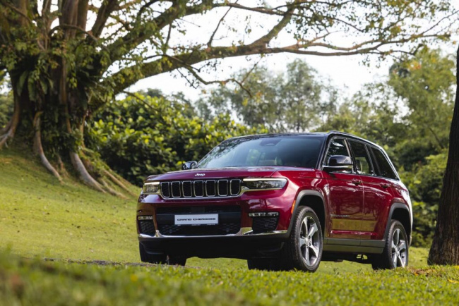 jeep grand cherokee launched in singapore with 2.0-litre turbo engine