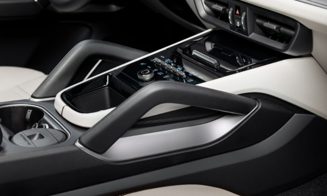 , all-new porsche cayenne interior revealed - inspired by taycan