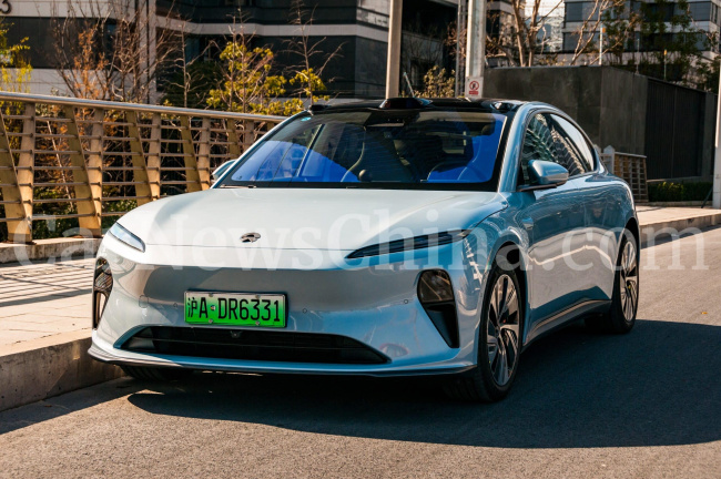 ev, report, test drive | small but mighty: nio et5 stuns with top-notch performance