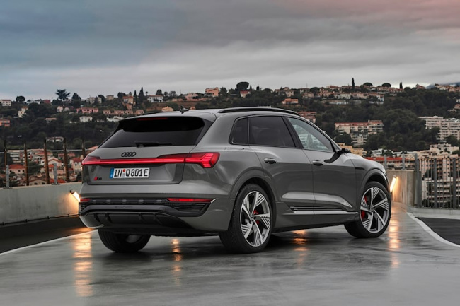 technology, reveal, luxury, audi reveals the refreshed 2024 q8 e-tron and q8 e-tron sportback