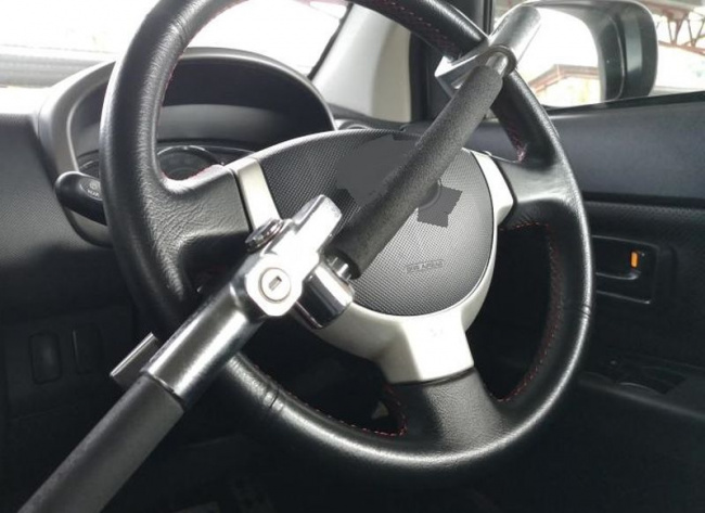 autos hyundai, hyundai offers free steering locks to combat tiktok thefts