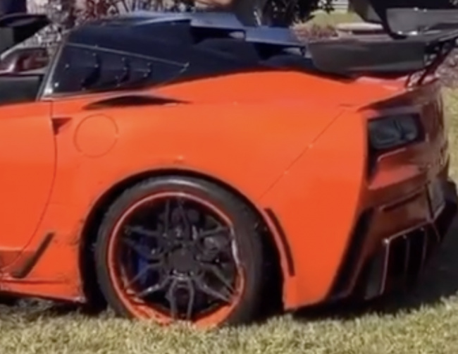 corvette, chevrolet corvette, chevrolet, c7 corvette zr1 channels its inner mustang by crashing at cars and coffee