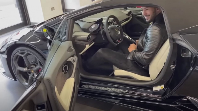 Andrew Tate Buys a Fully-Specced Lamborghini Huracan [VIDEO]