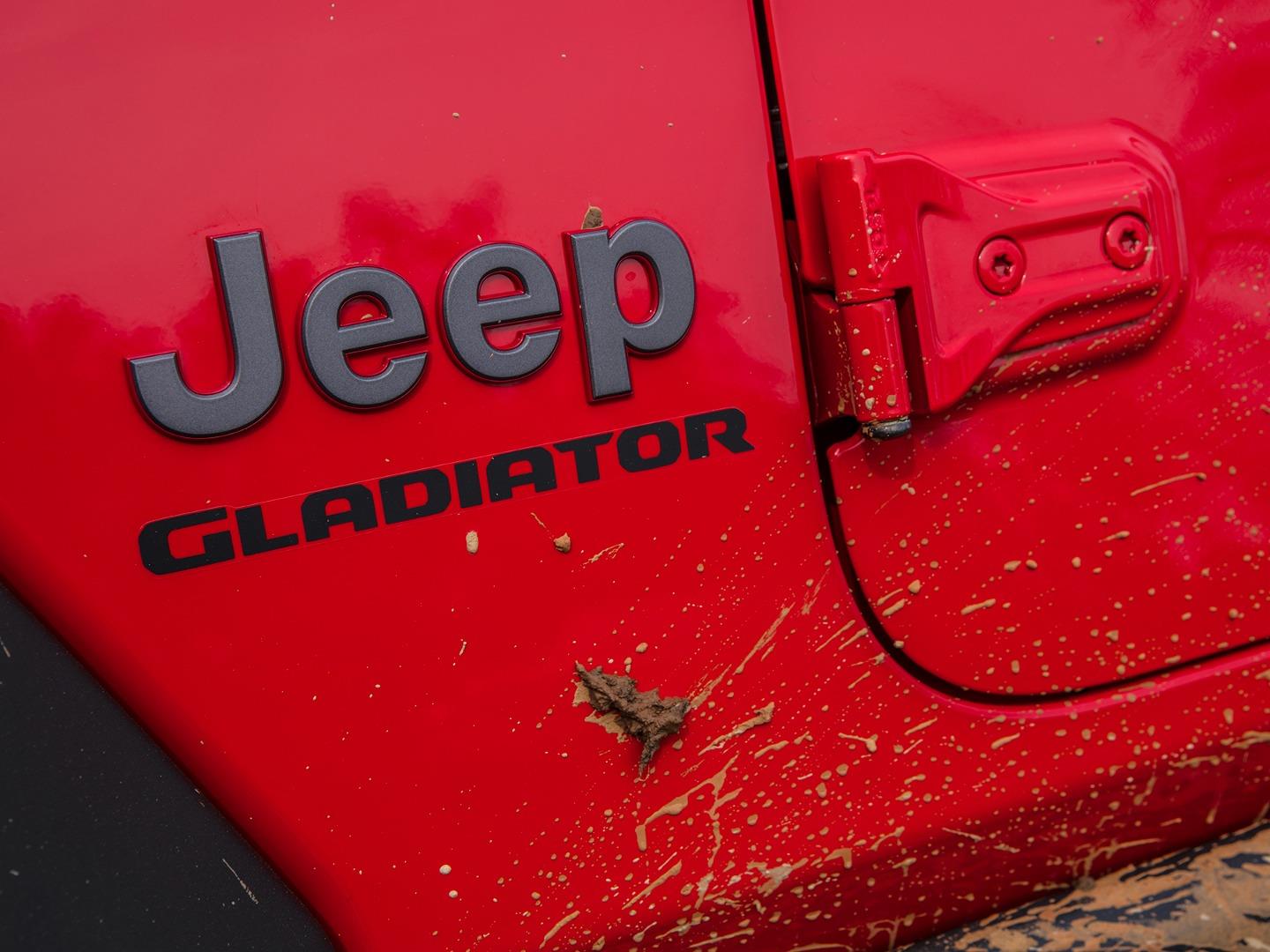 is the jeep gladiator expensive to repair?