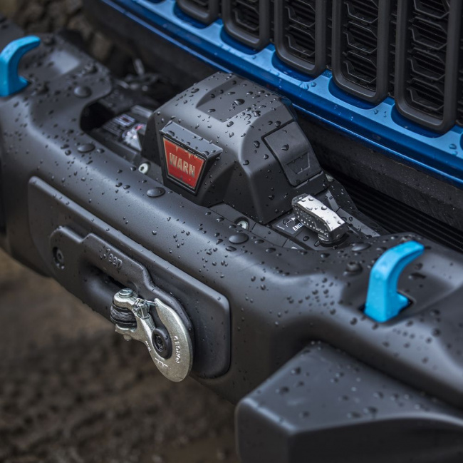 You Can Now Option a Factory-Installed Winch on Your Jeep Wrangler