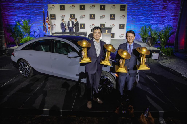 hyundai, ioniq 6, car news, electric cars, hyundai ioniq 6 named world car of the year