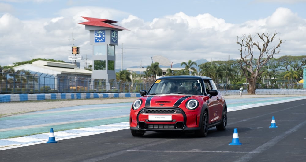 spending a track day with the mini cooper s