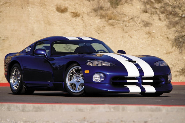 video, supercars, sports cars, offbeat, the original dodge viper had headlights with real blinker fluid