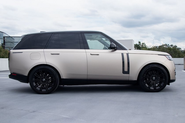 recall, luxury, the feds are recalling just one 2023 range rover