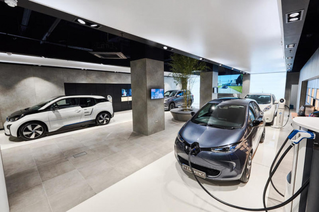 evs introduce a new buying—and financing—experience