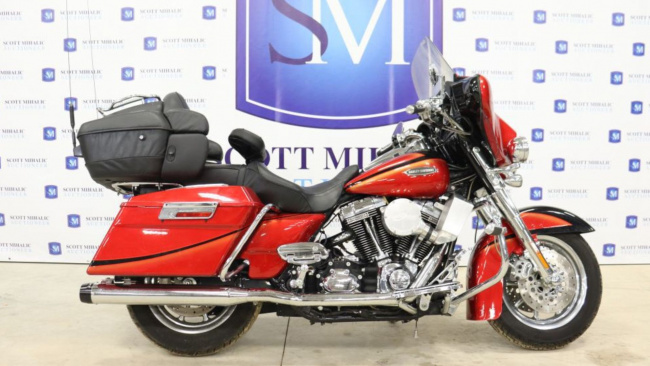 features, motorcycle, american, news, highlights, muscle, newsletter, handpicked, sports, classic, client, modern classic, europe, luxury, trucks, celebrity, off-road, exotic, motorcycle monday: bid on these great bikes being sold this weekend