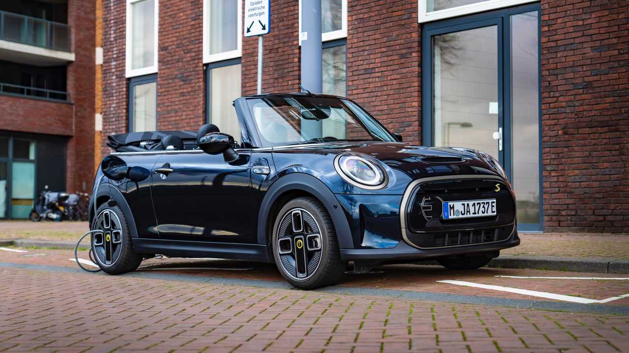 europe-only mini cooper se convertible to make show debut in china