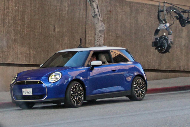 mini, hatch, car news, hatchback, electric cars, new mini cooper se spotted filming in la
