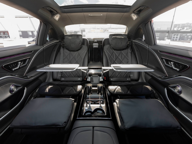 does the mercedes-maybach s-class have a sunroof?