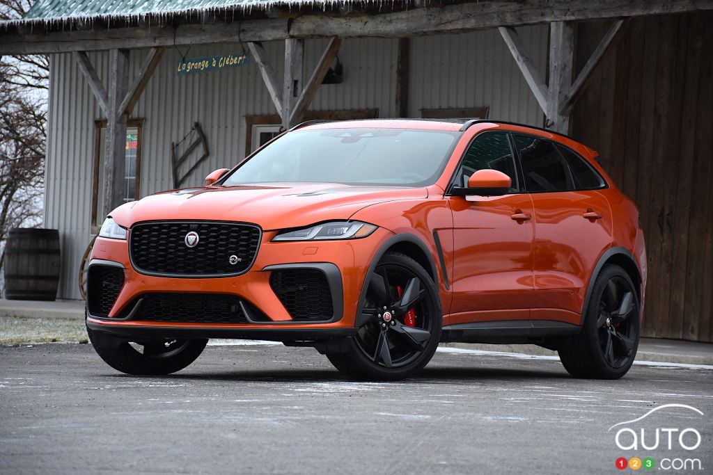 2022 jaguar f-pace svr review: on another planet