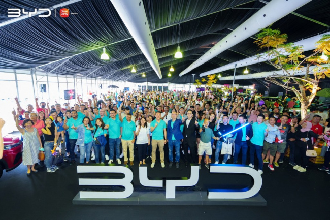 autos byd, sime darby motors sets record with 1,000 byd atto 3 delivery in 100 days