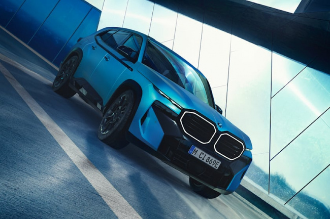 video, reveal, luxury, bmw xm 50e revealed with 469-hp hybrid inline-6