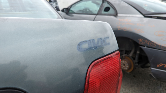 , 1996 honda civic sedan with 435,028 miles is junkyard treasure