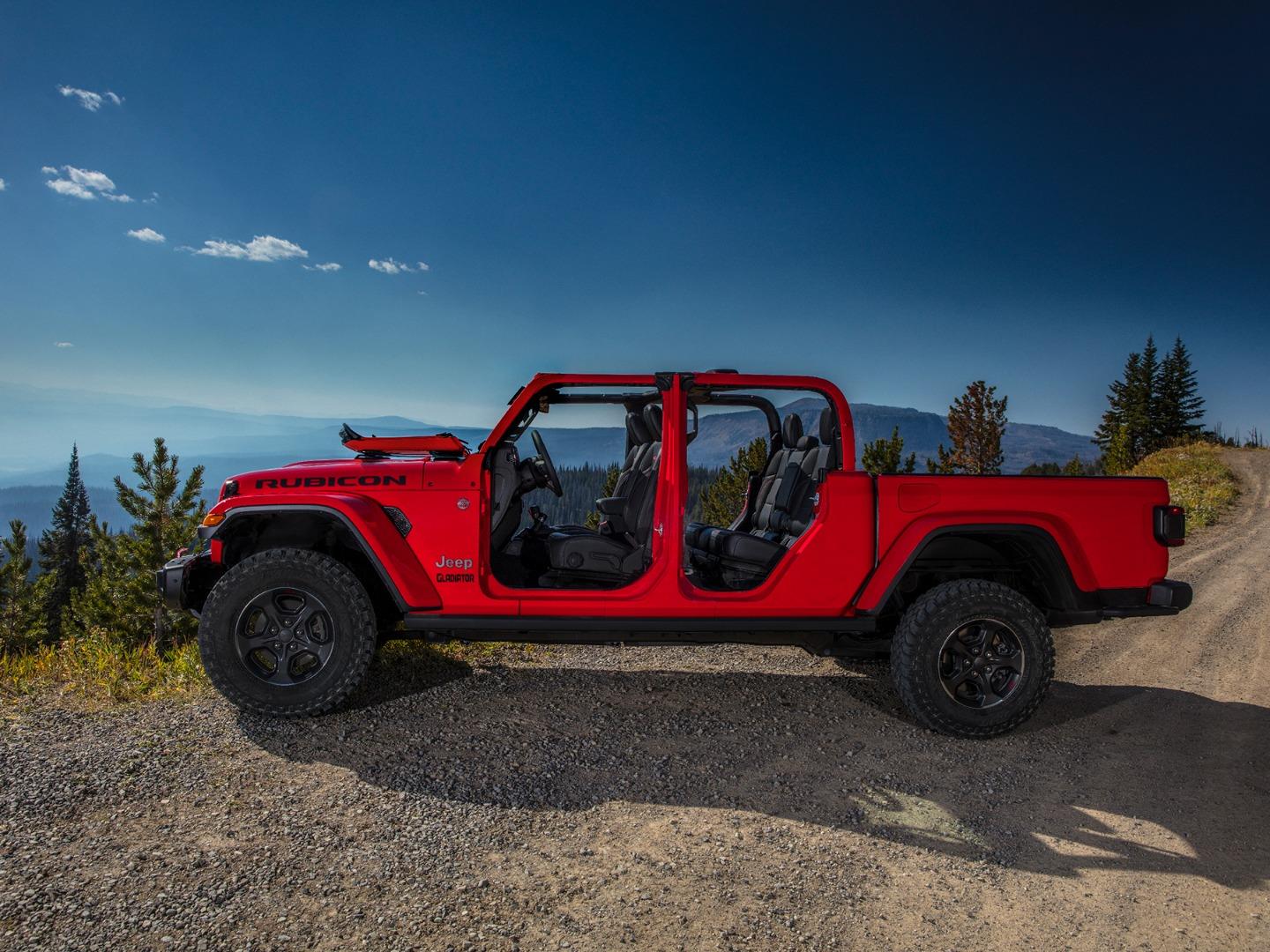 how many seats are there in the jeep gladiator?