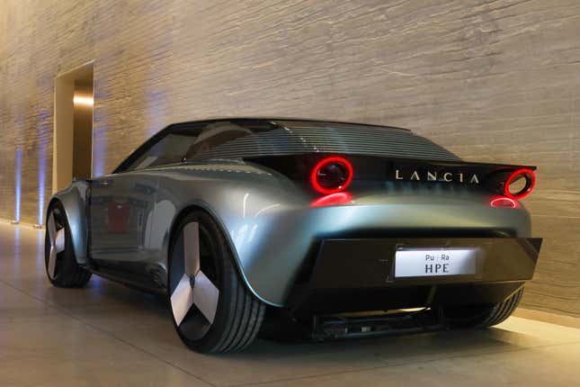 the lancia pu+ra hpe is an all-electric, stratos-inspired concept with 435 miles of range