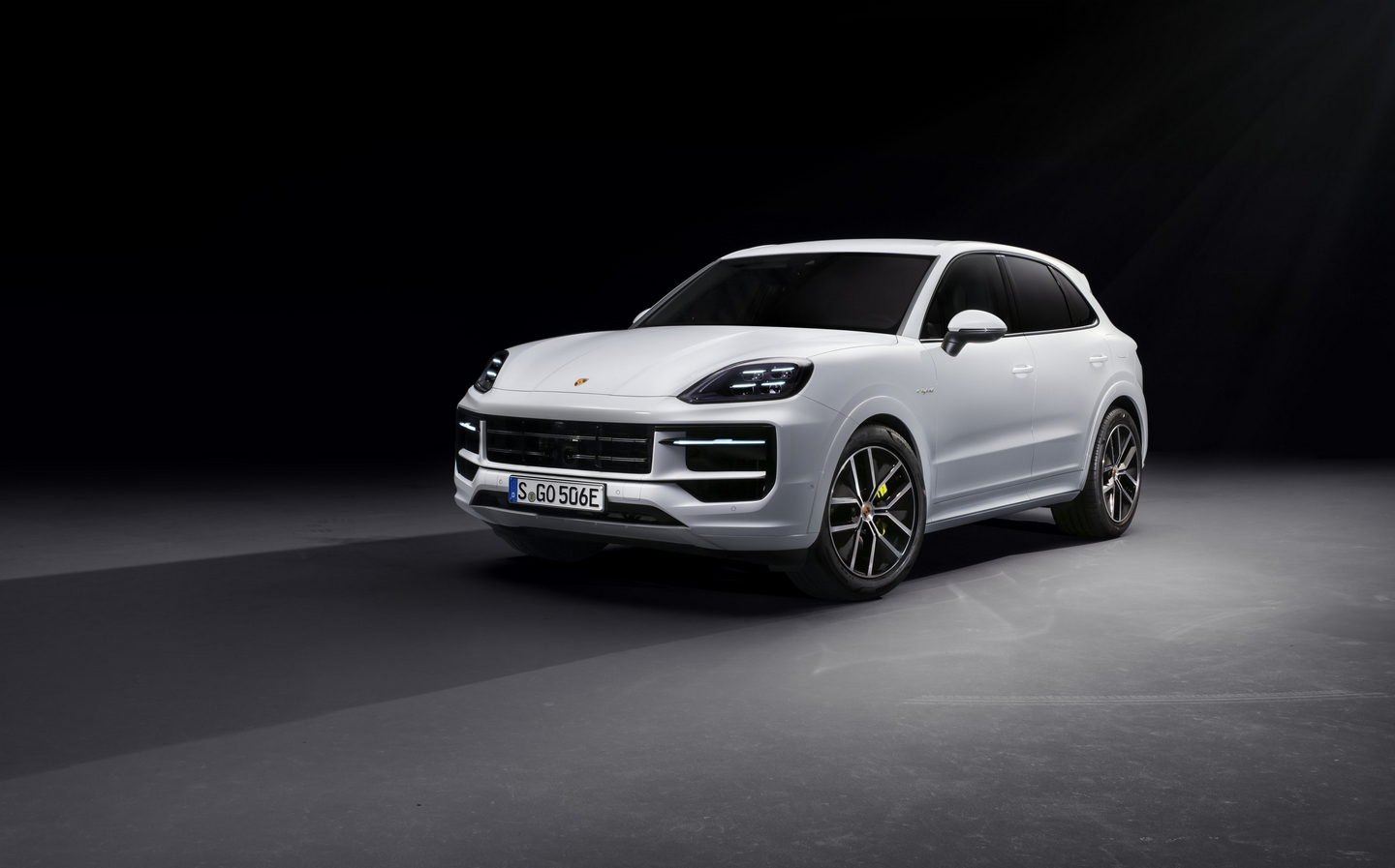 cayenne, porsche, suv (large), new look and more power for porsche cayenne — but no turbo gt for uk