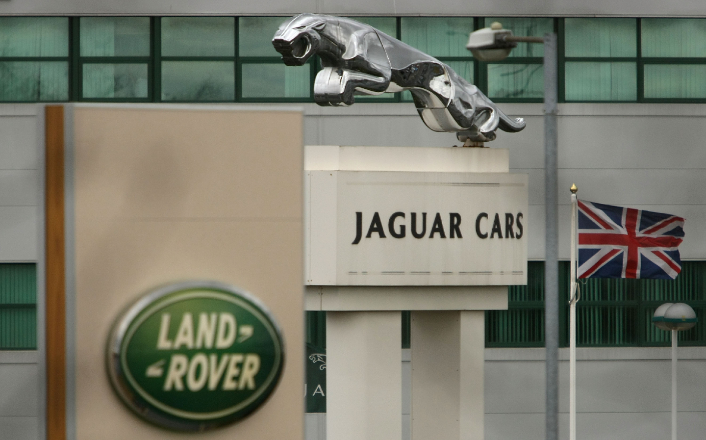 Jaguar Land Rover investing £15bn in electric vehicles and UK factories
