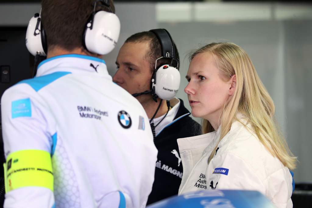 lack of women at rookie test shows formula e must do better