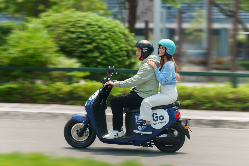 ayala corporation, battery swapping, e-scooter, globe, gogoro, battery-swapping gogoro scooters now in the ph