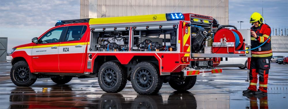 auto news, toyota, hilux, prospeed, uk, 6x6, ev, car, fire, firefighting, emergency, czech republic, this super-modified 6x6 beast of a toyota hilux was made to fight ev fires