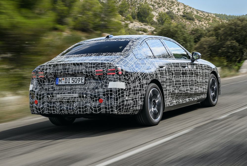 auto news, bmw, i5, testing, summer, pre-launch, 5 series, edrive, m60, ix, clar, ev, bmw 5 series goes electric with i5 - m60 armed with 620ps and 1,100nm