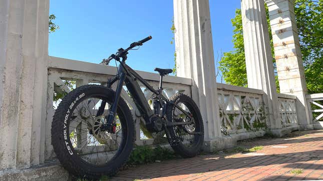 jeep’s e-bike makes reaching the trails as much fun as riding them