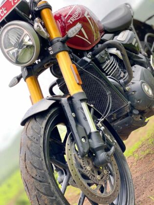 triumph speed 400 review – riding royalty crowns your journey