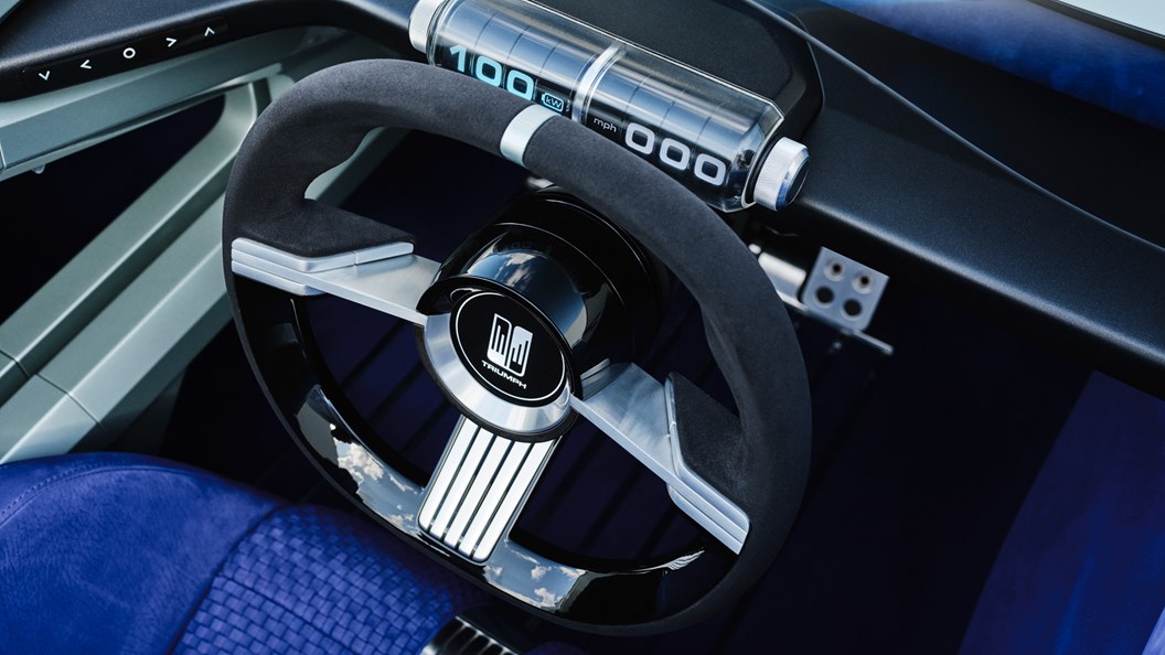 Triumph TR25 concept: steering wheel and digital gauges