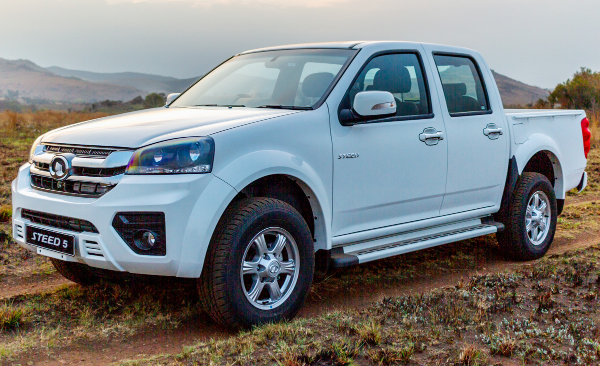 diesel, ford, isuzu, mahindra, mazda, mitsubishi, nissan, peugeot, toyota, most fuel-efficient bakkies in south africa