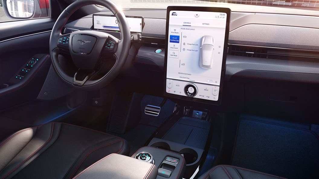 Huge 15.5-inch touchscreen reminiscent of Tesla's huge digi infotainment