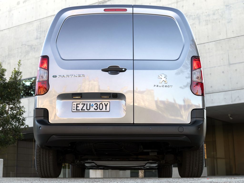 2023 Peugeot e-Partner Pro Long Auto Review