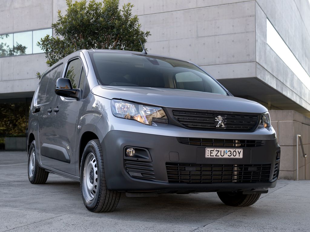 2023 Peugeot e-Partner Pro Long Auto Review