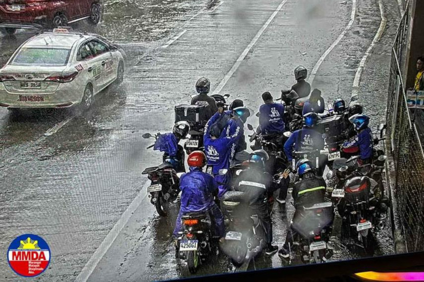 don artes, mmda, motorcycle safety, rain, mmda to fine riders php 1k for obstruction starting august 1