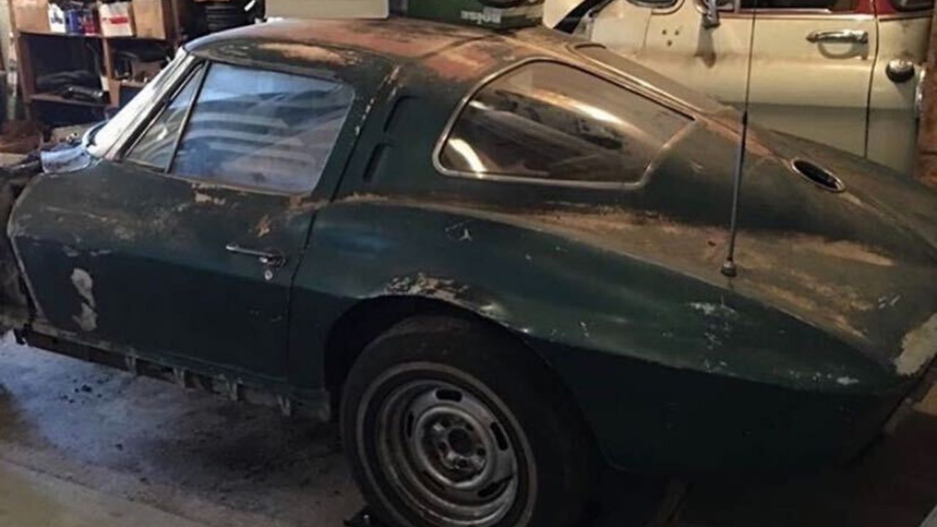 news, sports, american, newsletter, highlights, muscle, handpicked, client, classic, modern classic, europe, features, luxury, trucks, celebrity, off-road, german, someone junked this 1963 corvette z06 split window