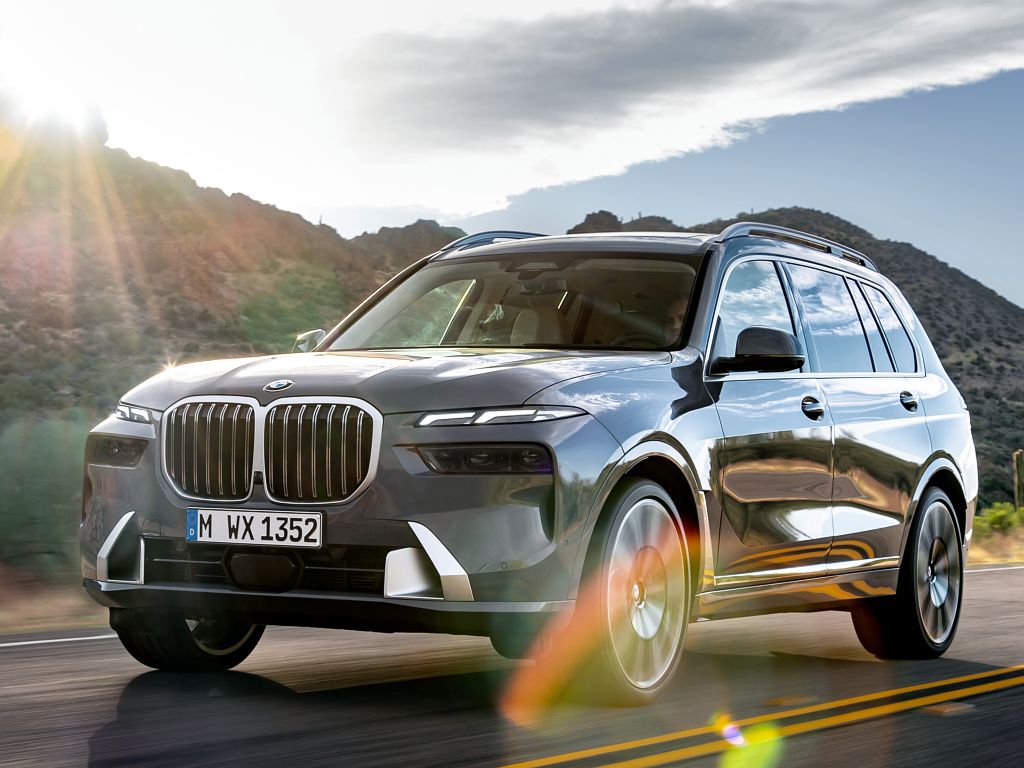 BMW sets new entry-point to X7 range