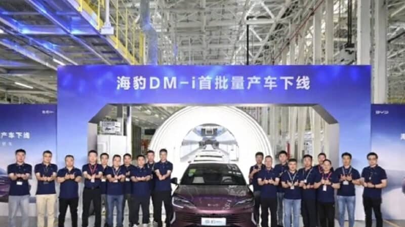 ev, phev, report, byd seal dm-i rolled off the production line in china