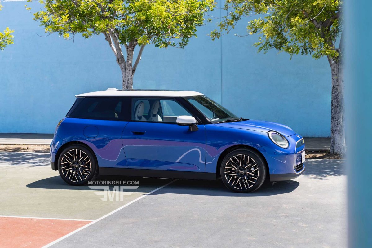 hands-on review – 2024 mini cooper electric interior