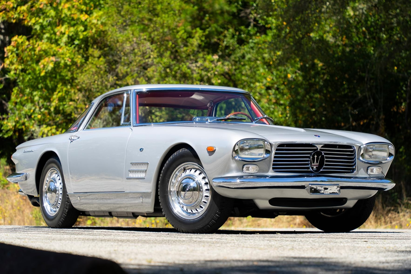 sports cars, classic cars, one-of-one 1961 maserati 5000 gt just sold for a million dollars
