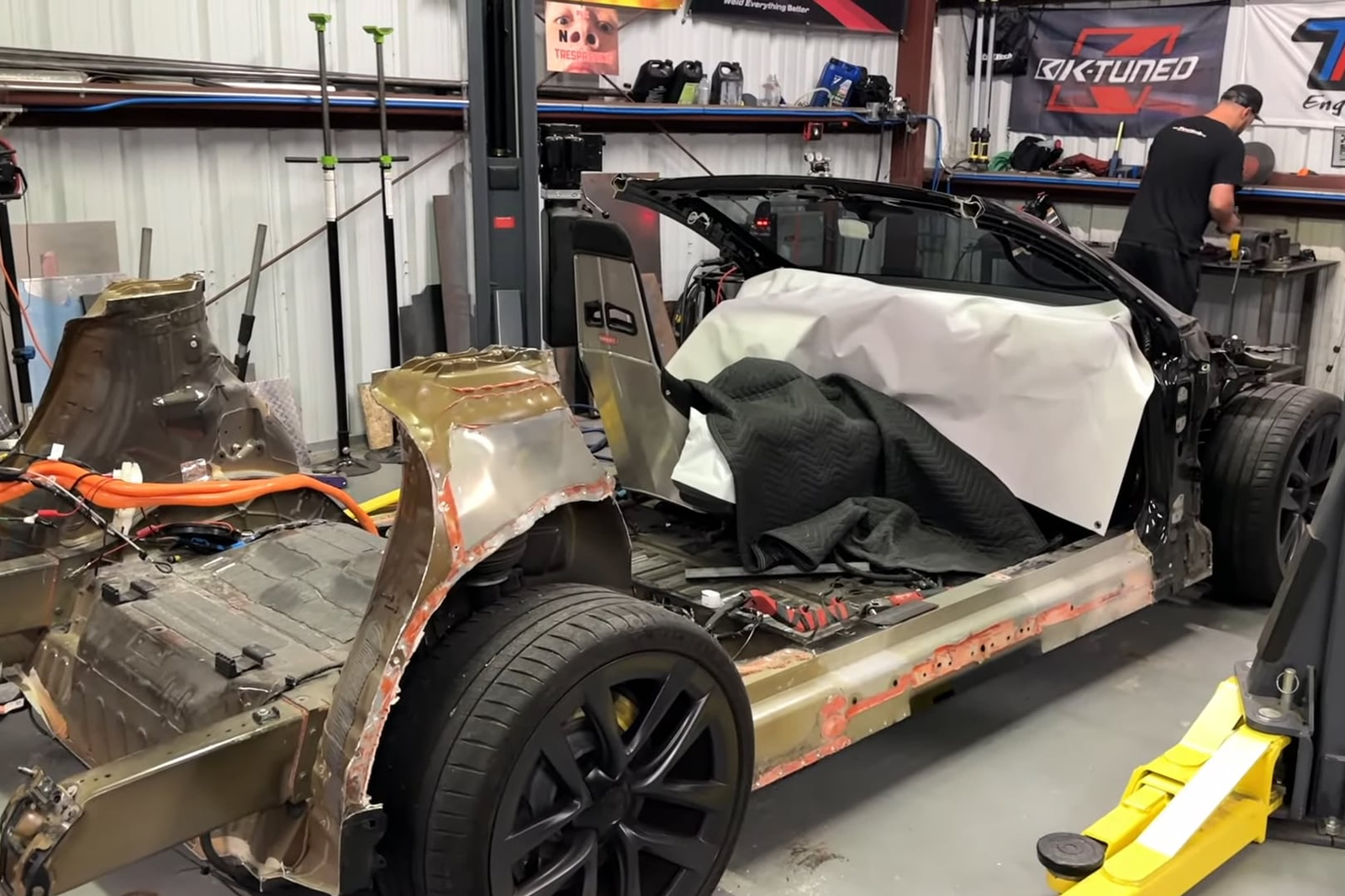 video, tuning, tesla model s plaid kart build is the gnarliest thing you'll see this week