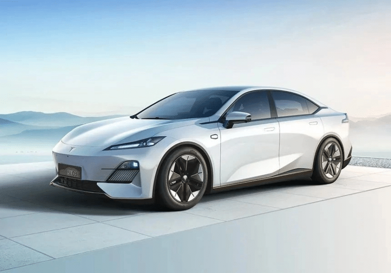 ev, report, nio’s clone? saic roewe d7 ev made its official debut with 610-km range and 211 hp