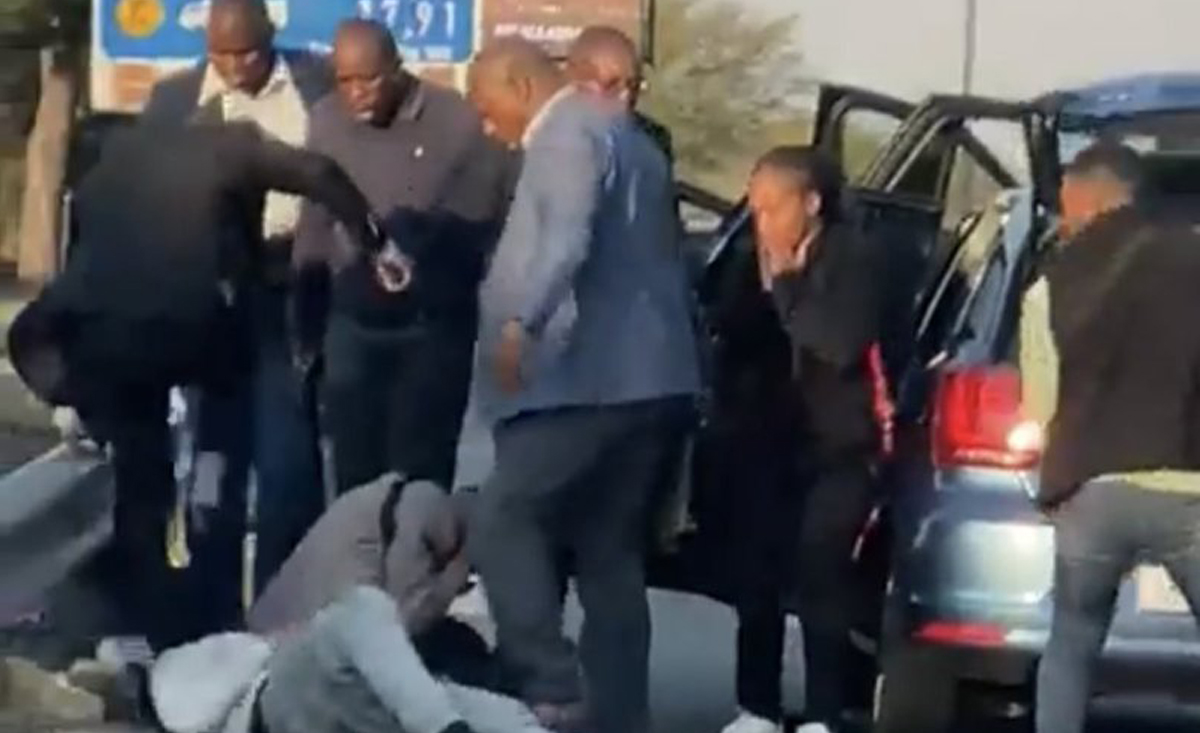 saps, 8 vip police officers charged and arrested for n1 assault