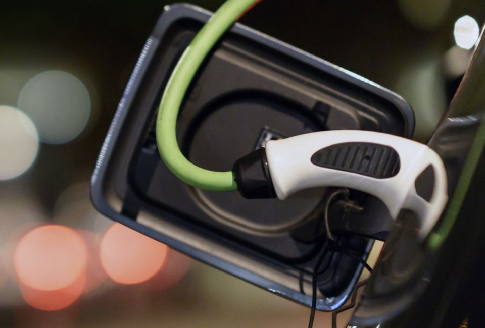 electric vehicles, commercial, ev infrastructure, fleets driving electric car sales, says new report